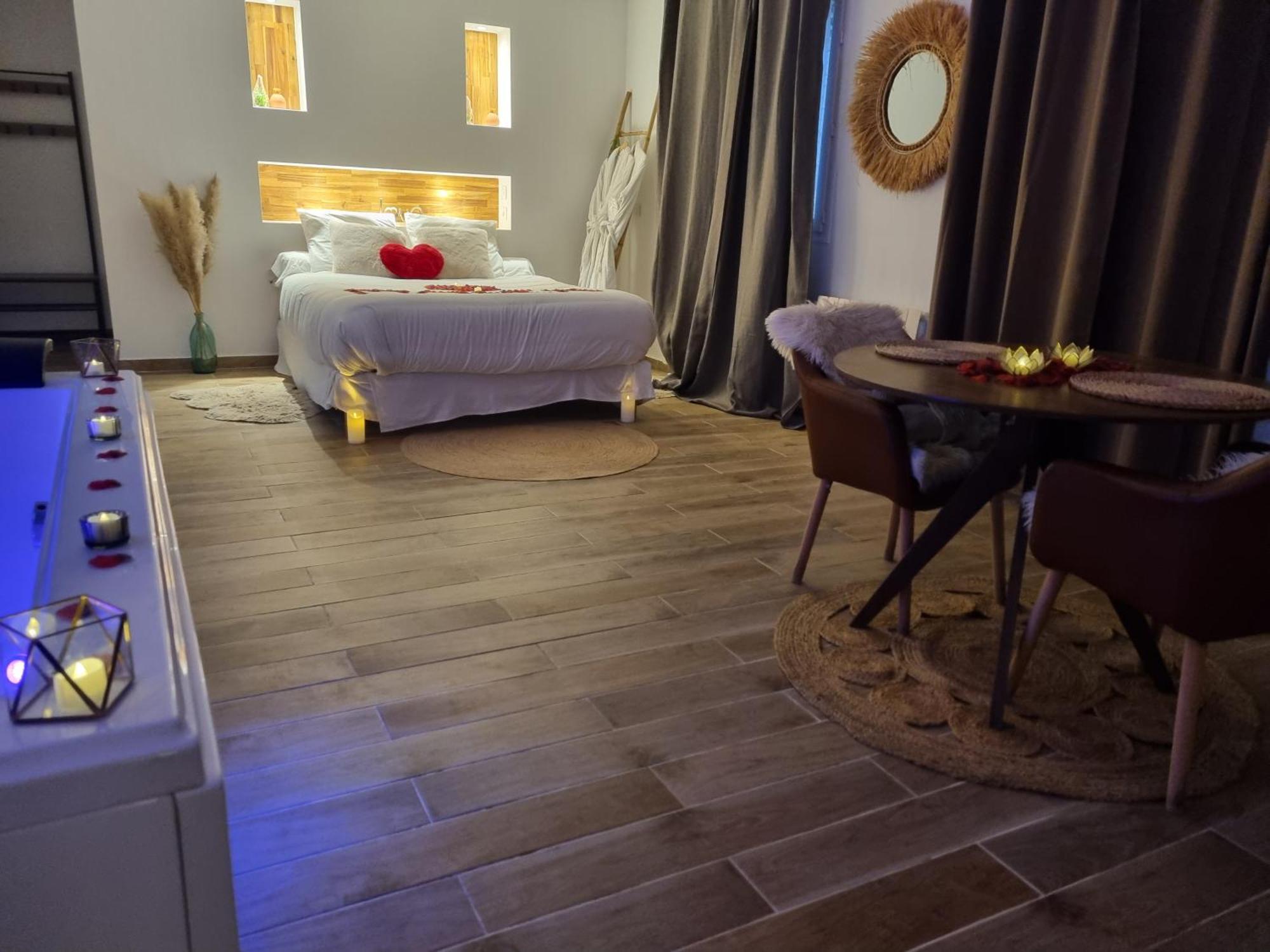 Suite De Charme Avec Jacuzzi Et Jardin Privatif Paris Au Calme Saint-Prix (Val d'Oise) Exterior photo