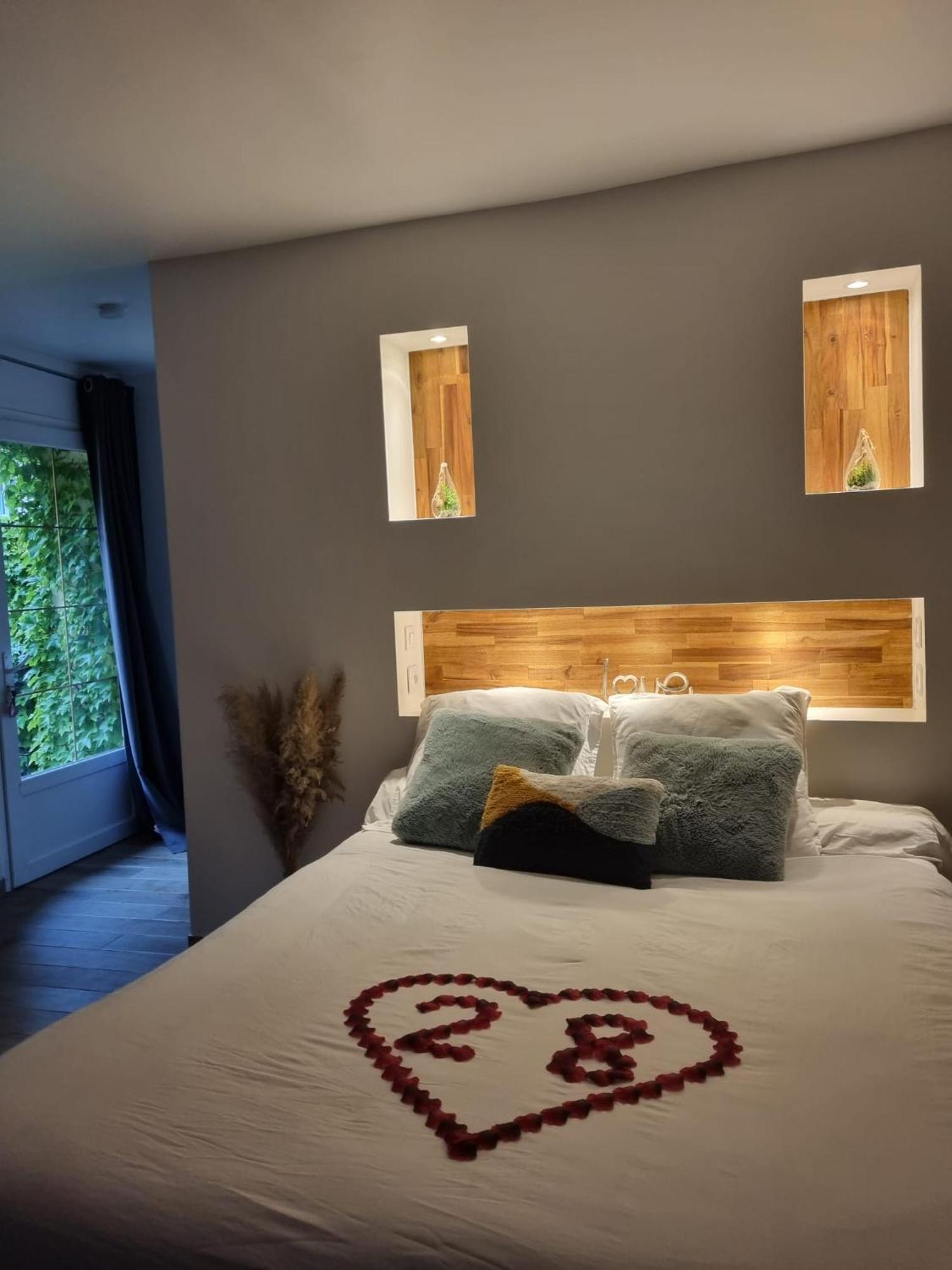 Suite De Charme Avec Jacuzzi Et Jardin Privatif Paris Au Calme Saint-Prix (Val d'Oise) Exterior photo