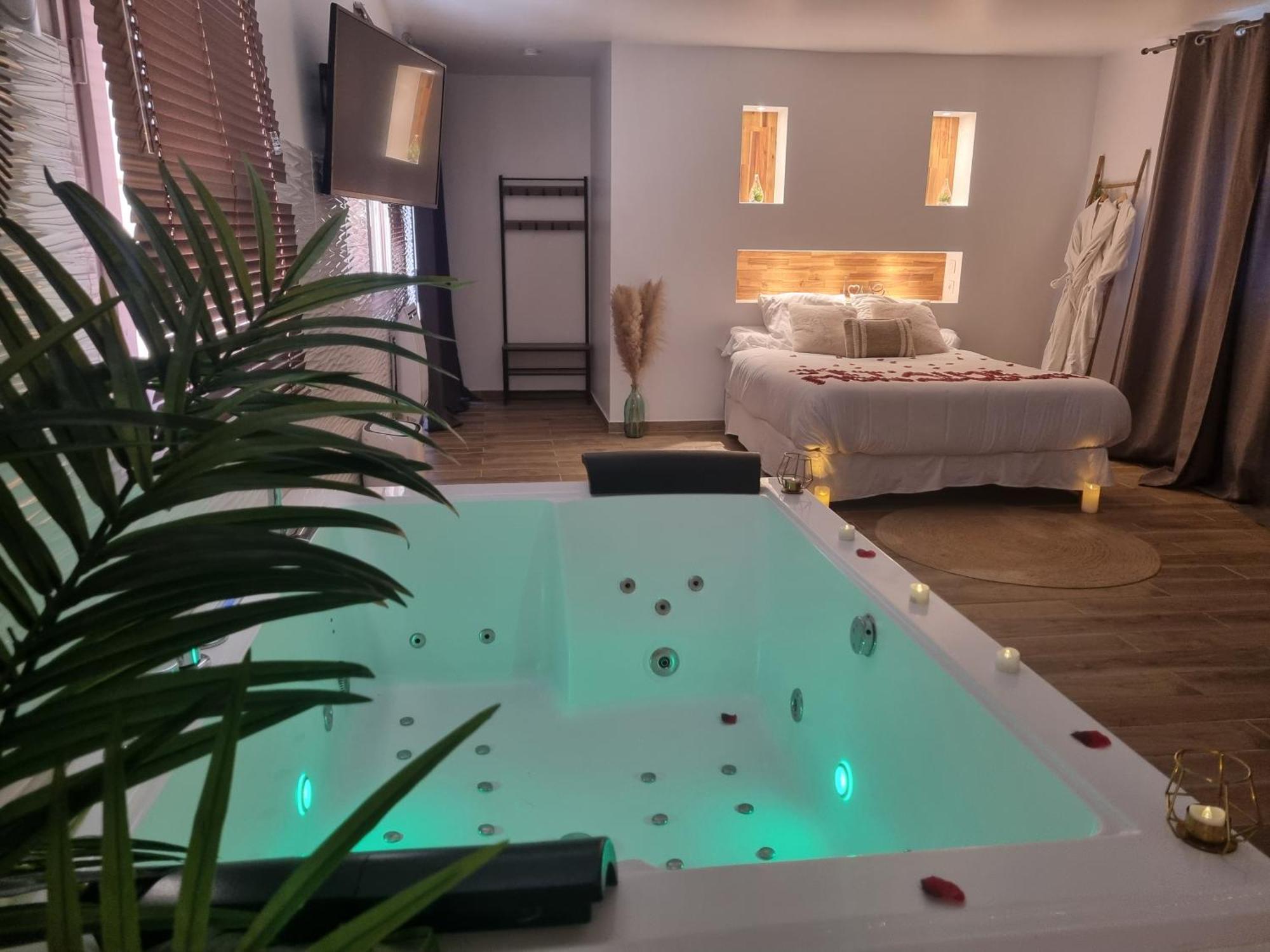 Suite De Charme Avec Jacuzzi Et Jardin Privatif Paris Au Calme Saint-Prix (Val d'Oise) Exterior photo