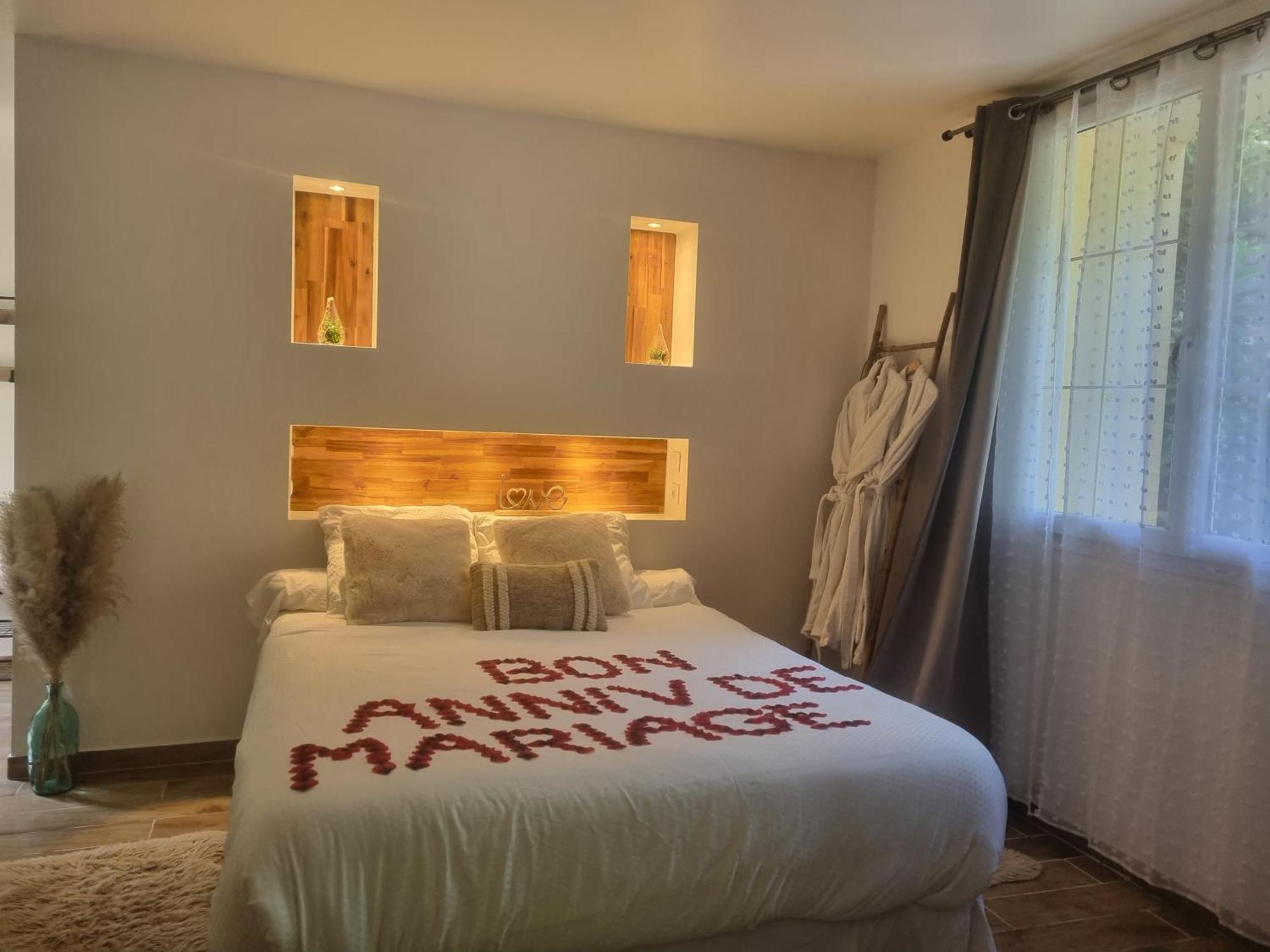 Suite De Charme Avec Jacuzzi Et Jardin Privatif Paris Au Calme Saint-Prix (Val d'Oise) Exterior photo