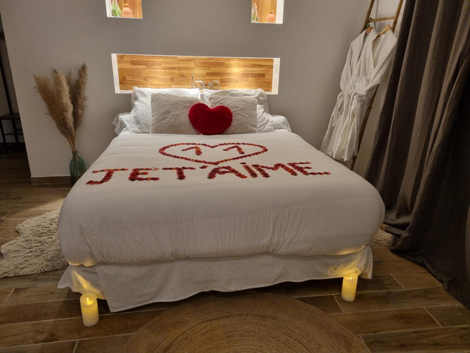 Suite De Charme Avec Jacuzzi Et Jardin Privatif Paris Au Calme Saint-Prix (Val d'Oise) Exterior photo