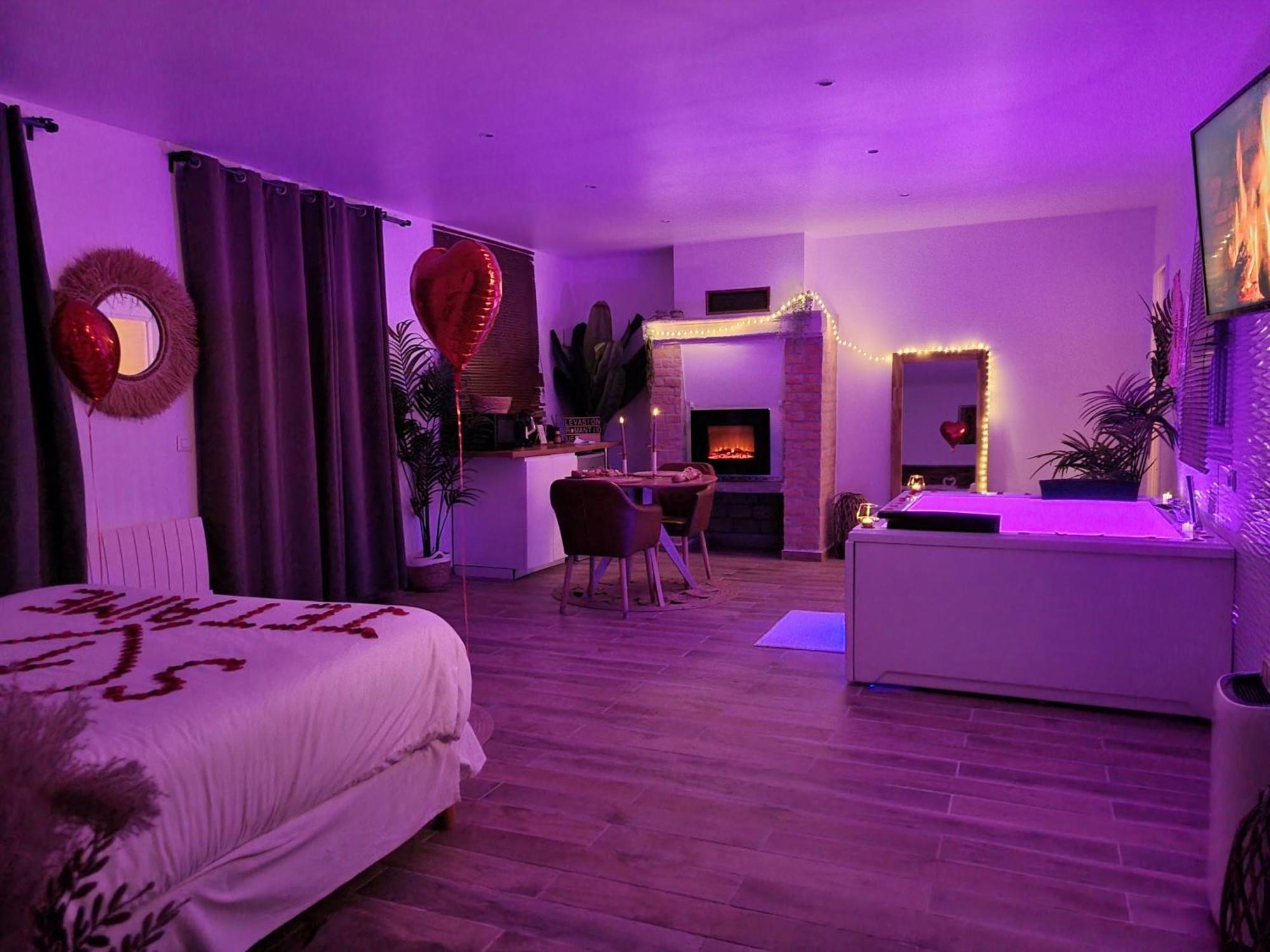 Suite De Charme Avec Jacuzzi Et Jardin Privatif Paris Au Calme Saint-Prix (Val d'Oise) Exterior photo